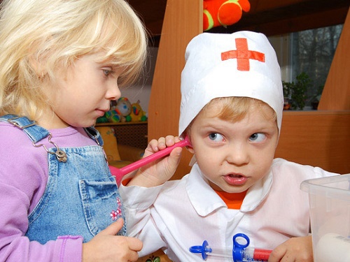 Hoe kan je kind je angst helpen bij het zien van een dokter?