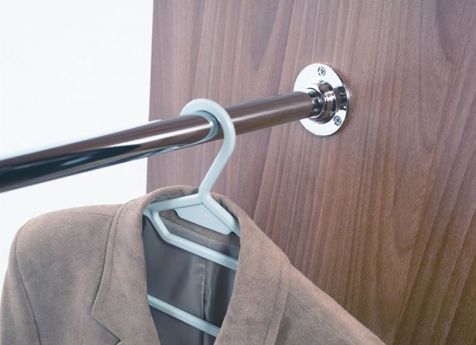 Hoe een hanger voor kleding te kiezen