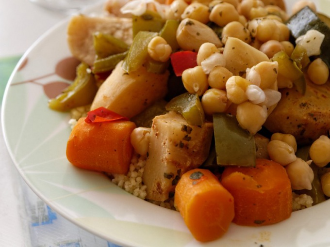 Hoe koken gegrilde groenten in een oven koken