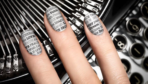 Hoe maak je een "newspaper" manicure