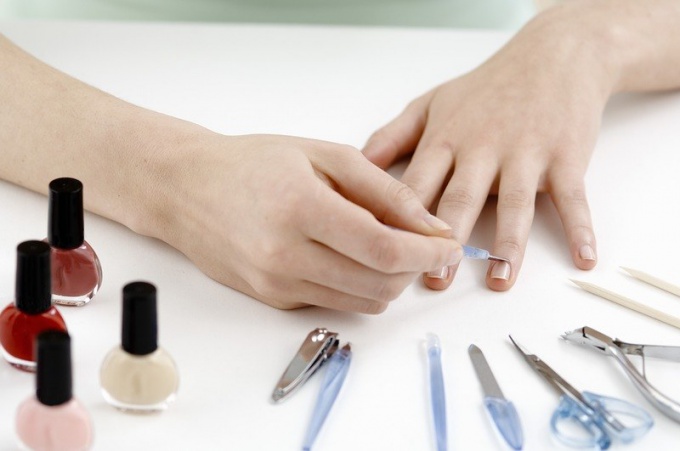 Tip 1: Hoe maak je een randmanicure aan