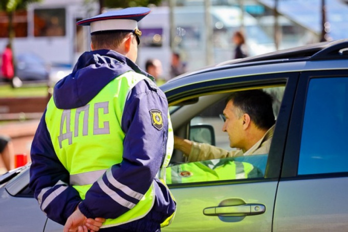 Wat is de maximale periode van ontneming van een rijbewijs in de Russische Federatie